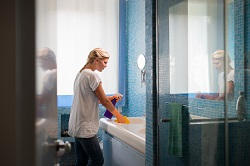 Deep Bathroom Cleaning in London